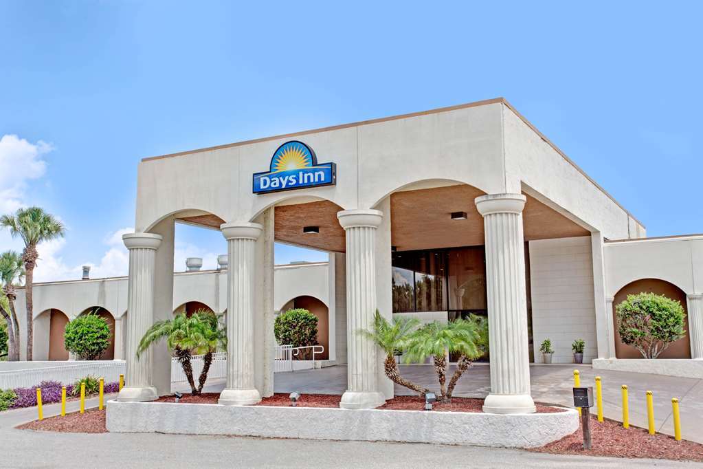 Days Inn & Suites By Wyndham Clermont Exterior photo