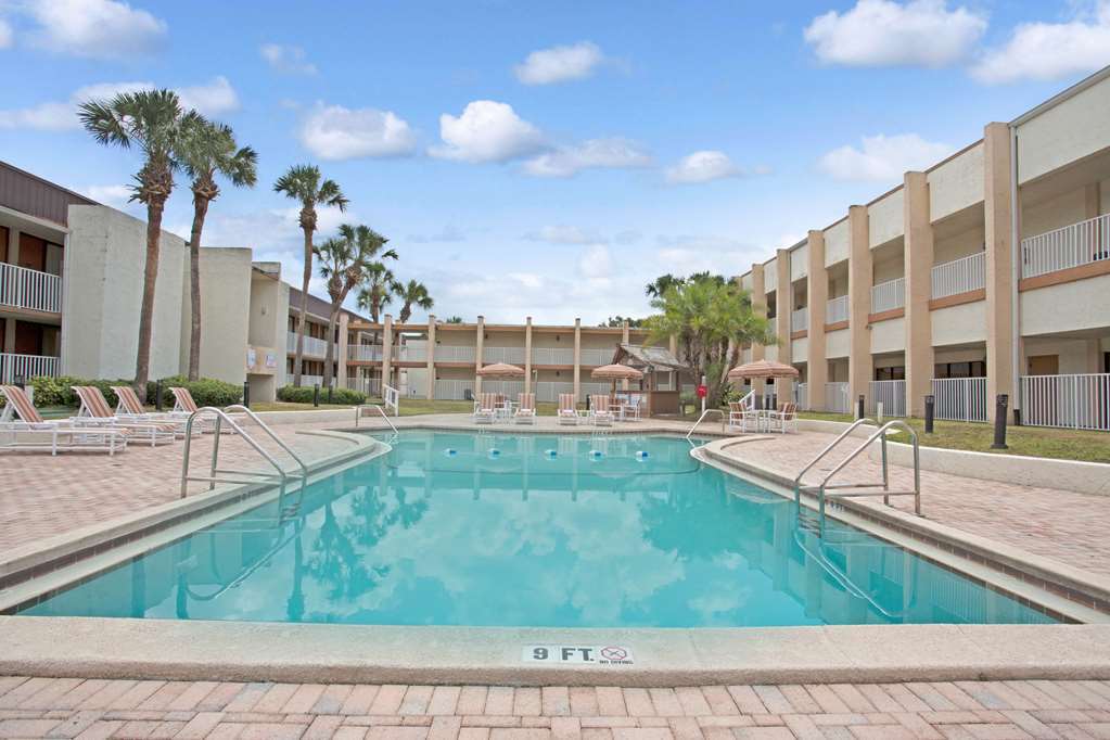 Days Inn & Suites By Wyndham Clermont Facilities photo