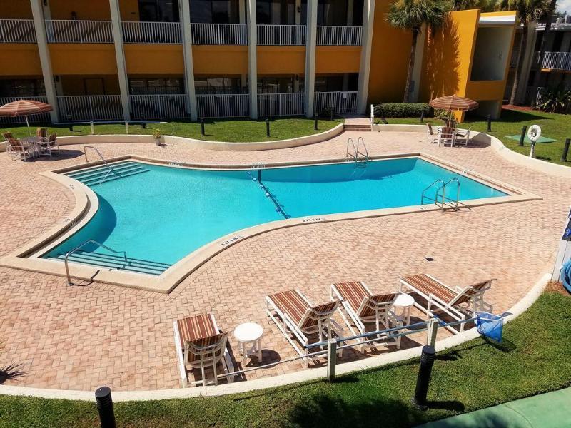 Days Inn & Suites By Wyndham Clermont Exterior photo